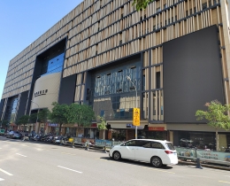 大型戶外LED屏讓濟(jì)南某商務(wù)樓宇成商業(yè)美學(xué)新地標(biāo)
